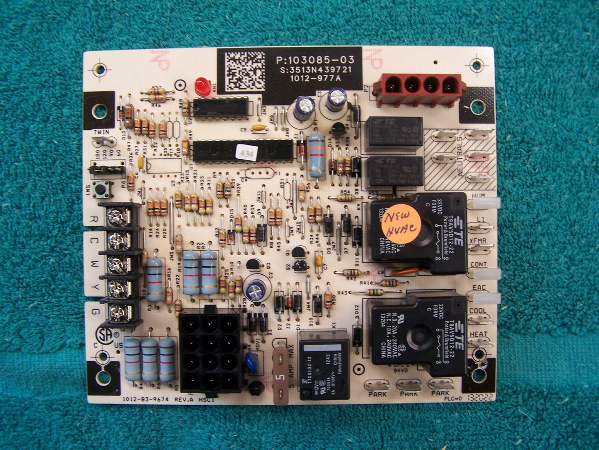 New Lennox Ducane Armstrong 94W83 P:103085-03 OEM Control Board P
