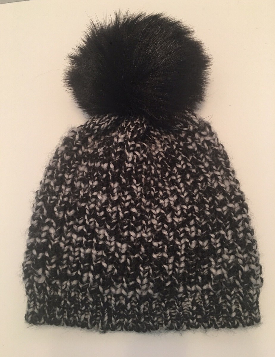 Kyi Kyi Classic Faux Faux Gray Beanie ? NEW Kyi Kyi Classic Chunky Knit Cuffed Faux Fur Pom-Pom  main image 2