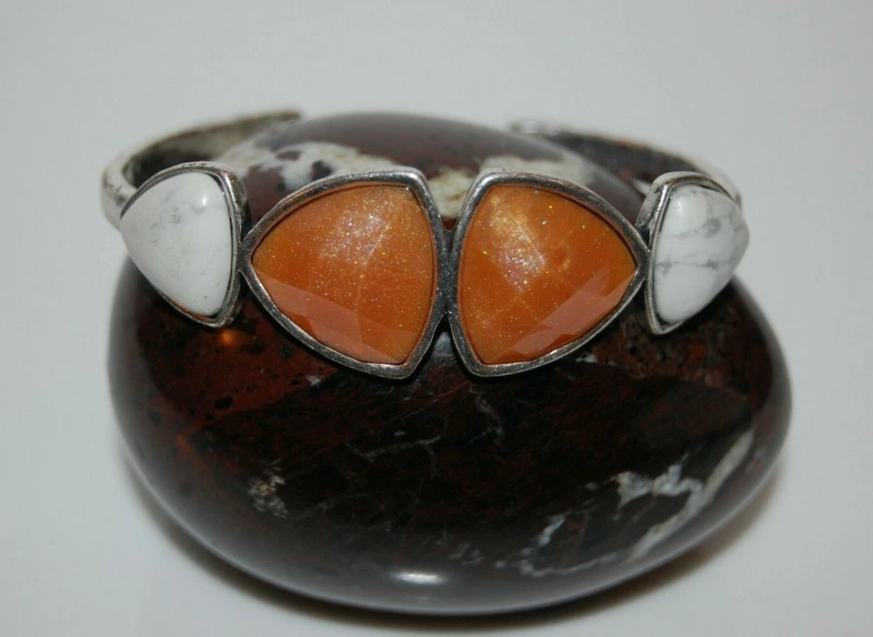 ELEGANT LUCKY BRAND COUTURE ACRYLIC BROWN CRYSTALS STONES SILVERED CUFF BRACELET - Image 2 of 4