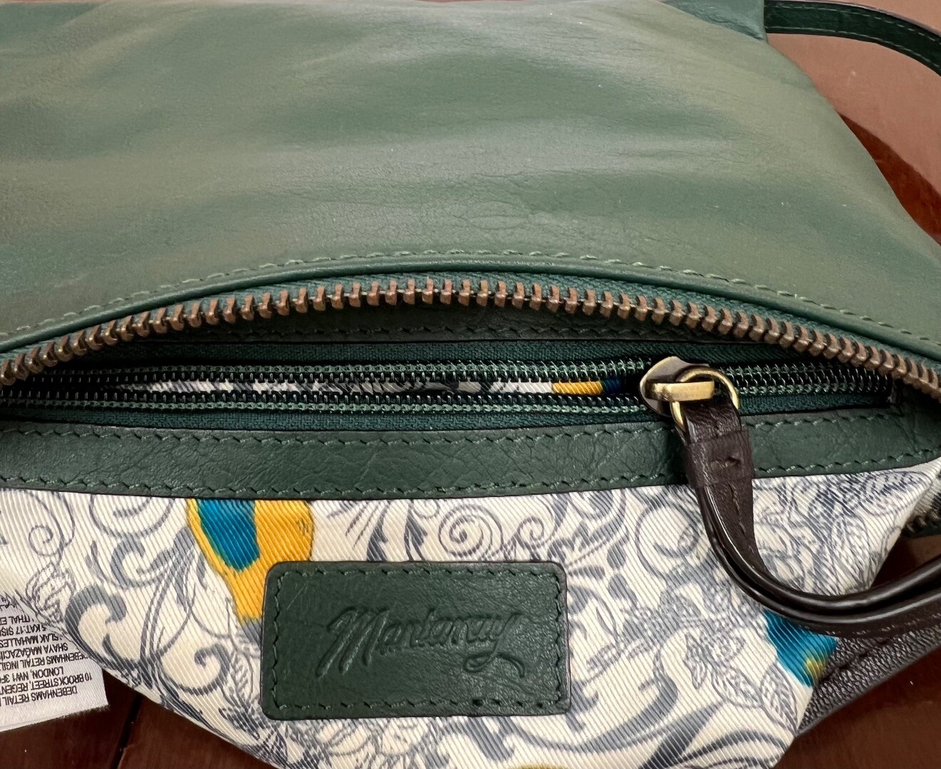 Ladies Debenhams Mantaray green colour real leather crossbody bag CG
