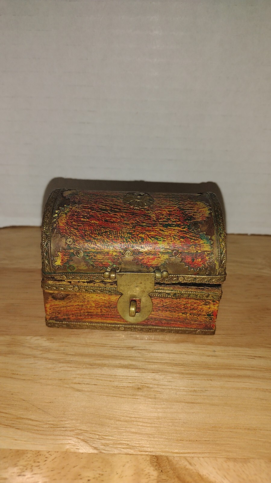 Vintage Small Trinket Treasure Chest Box with Hinged Lid & Brass Accents