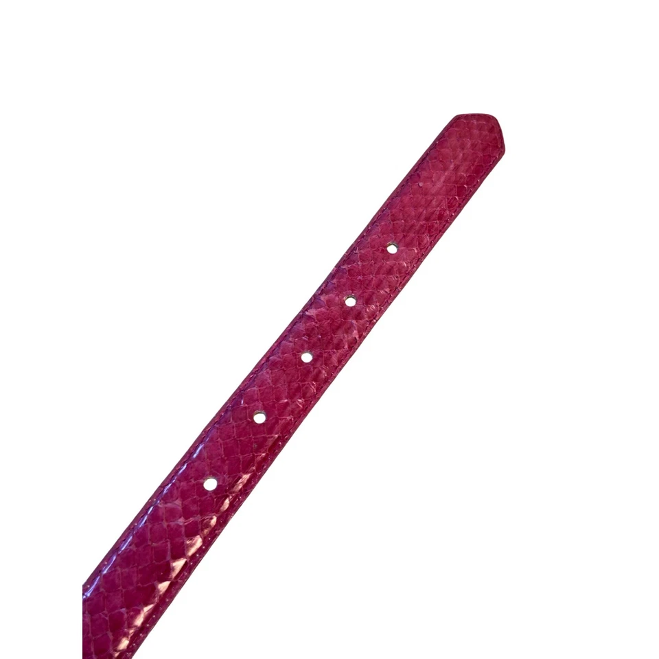 Cinturón de cuero Saks Fifth Avenue rosa piel de serpiente hebilla dorada para mujer pequeño Foto 3 de 4