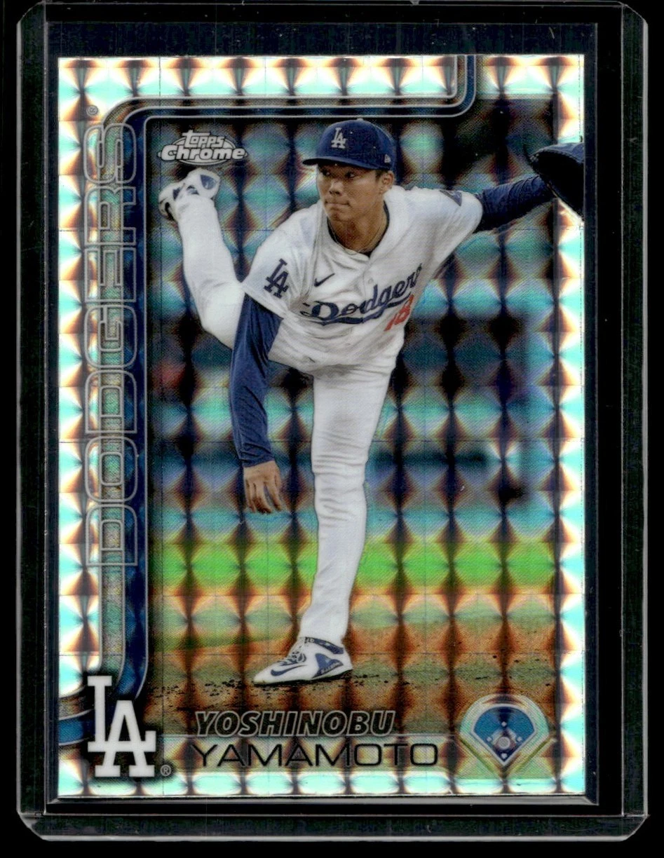 YOSHINOBU YAMAMOTO 2025 TOPPS CHROME #179 GEOMETRIC REFRACTOR