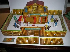 1950s T. COHN FORT SUPERIOR TIN LITHO PONY EXPRESS TRADING POST PLAYSET
