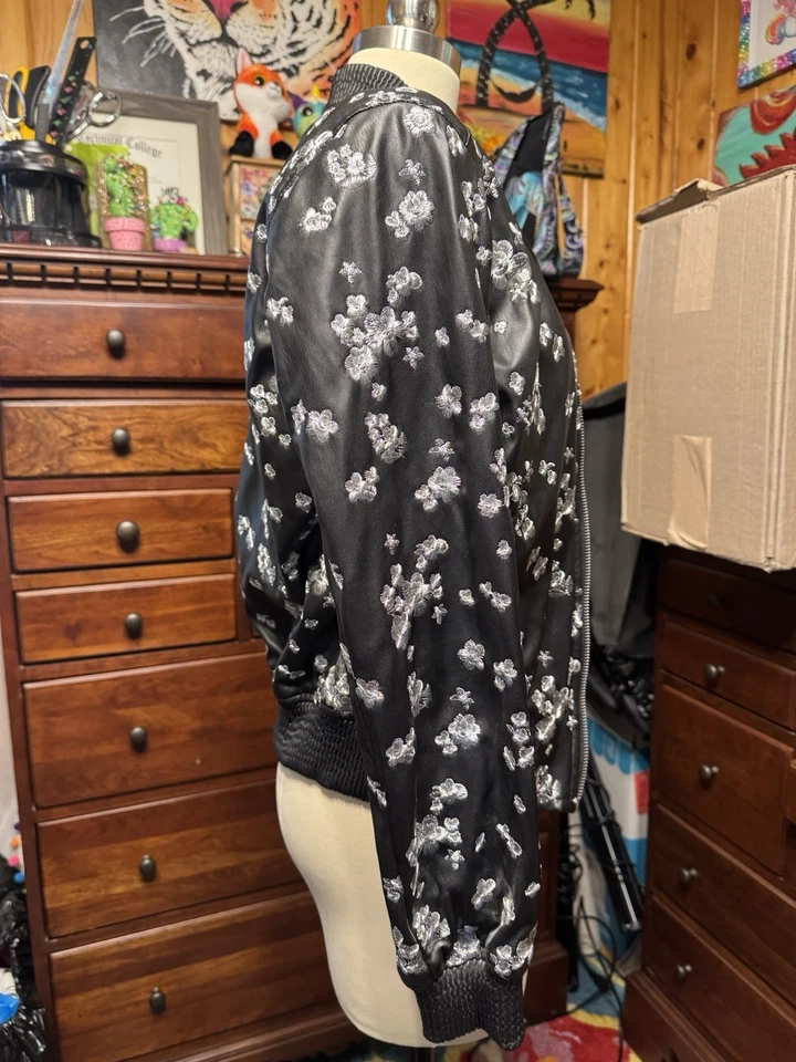 Chaqueta de Moto Michael KORS Floral Bordada Imitación Cuero Negra Bombardero Talla Xs Foto 2 de 4