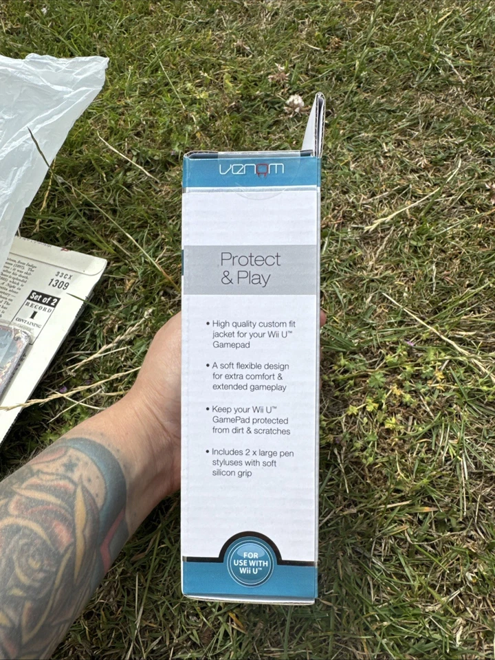 New VENOM WII U GAMEPAD PROTECTOR & STYLUS Blue Protect & Play Silicone Jacket - Image 2 of 3