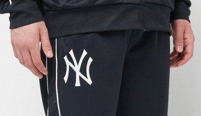 New Era MLB Poly Track Pants Trainingshose New York Yankees Gr. S Black Neu Ovp.