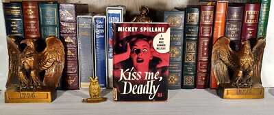 KISS ME DEADLY BY MICKEY SPILLANE, A MIKE HAMMER MYSTERY 1952 HC VG 1ST EDITION