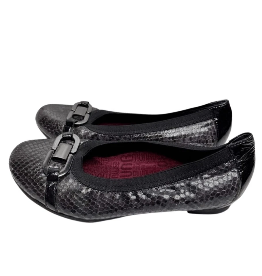 Munro Flats Size 6.5 Ivy II Black Snake Slip On Flexible - Image 2 of 4