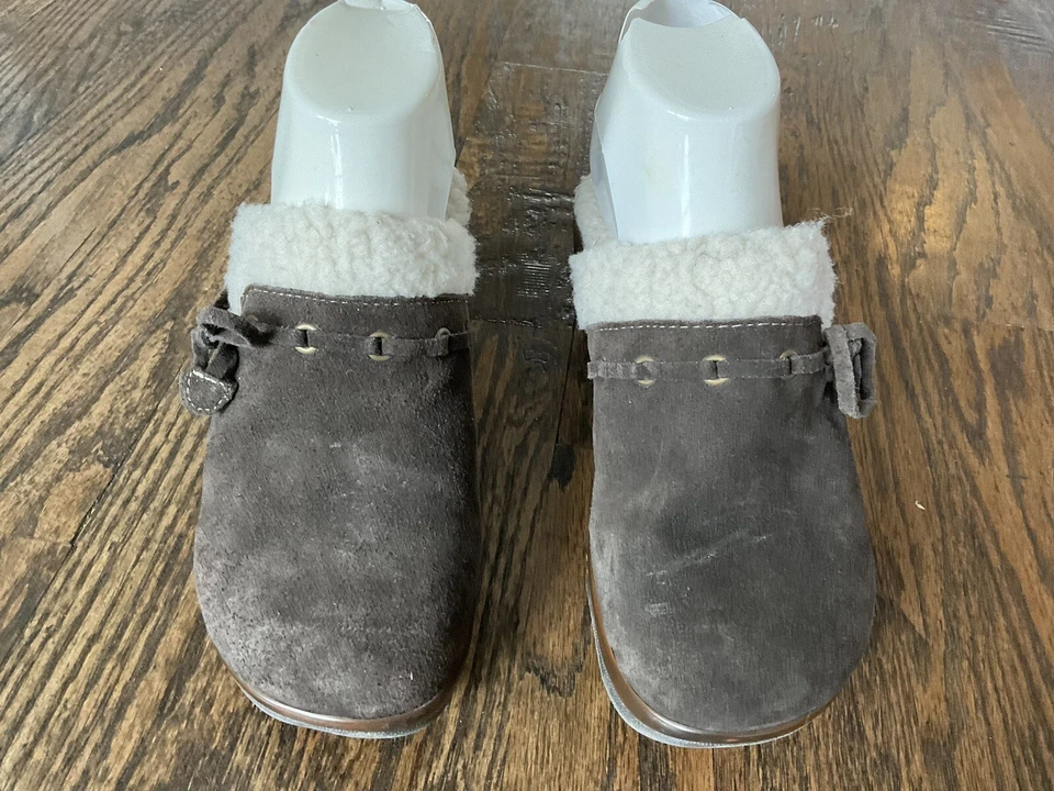 Zuecos de gamuza marrón Bass para mujer talla 6.5 forro de piel sintética Foto 3 de 4