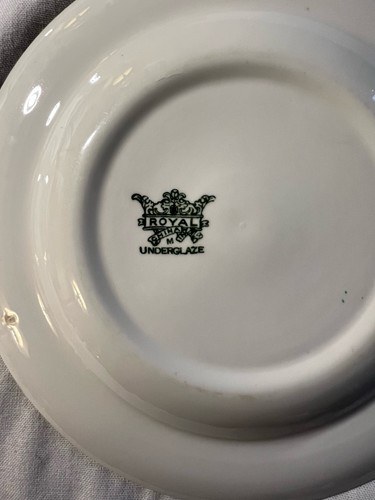 VTG Green & Cream Plaid Ceramic Dinner Plates, Set Of 3, Royal China 9” Diameter - Picture 4 of 5