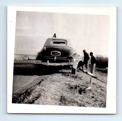 Old Vintage Square Photo MEN BROKEN DOWN CLASSIC CAR ON HIGHWAY SNAPSHOT