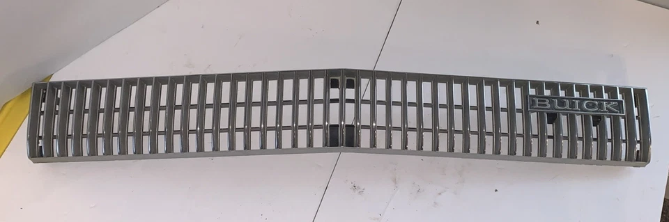Buick Centurion LeSabre 1973 OEM parrilla delantera Foto 3 de 4