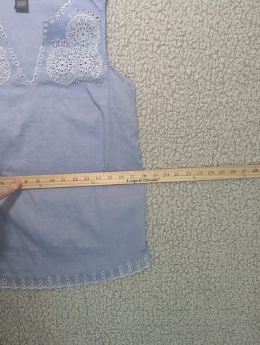 Chelsea & Theodore Embroidered Eyelet Top 6P Feminine Breezy - Picture 5 of 7