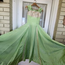 green emerald velvet dress Mint-Green Tea Length Mother of The Bride Dress Petite 2 Pieces 3/4 Sleeves  Chiffon Prom Dresses for Women Ball Gown, US 2 at Amazon Women's Clothing  store