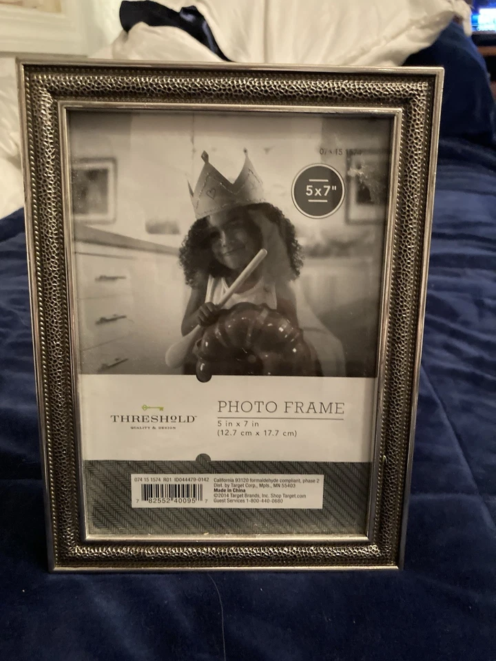 Marco de fotos de metal umbral 5 x 7 Foto 2 de 4