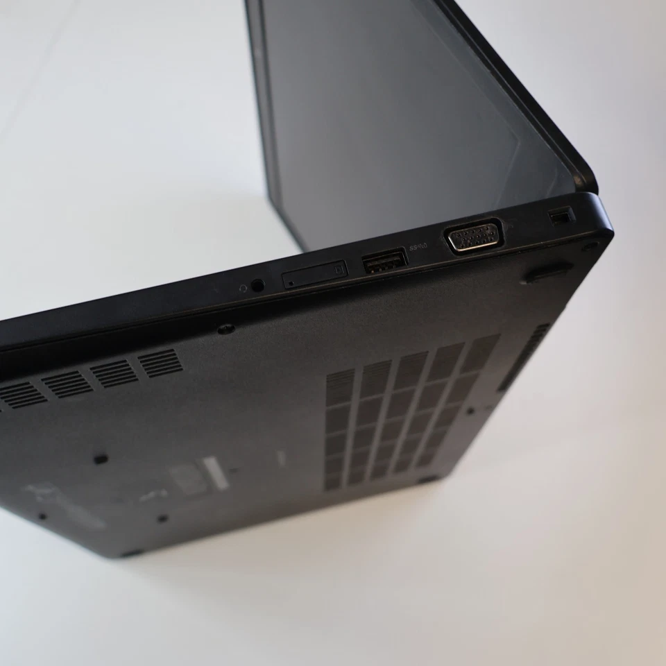Dell Latitude 5590 · i5-8250U · 16GB · 256GB, photo 3 of 5