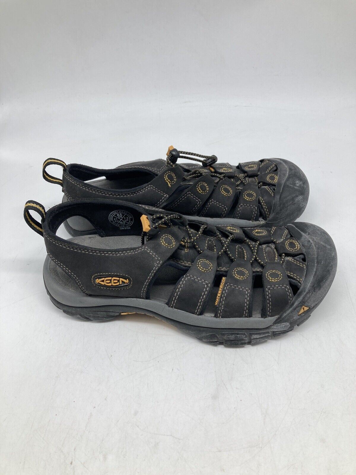 Men’s KEEN Newport H2 Black Closed Toe Water Shoes Si… Gem
