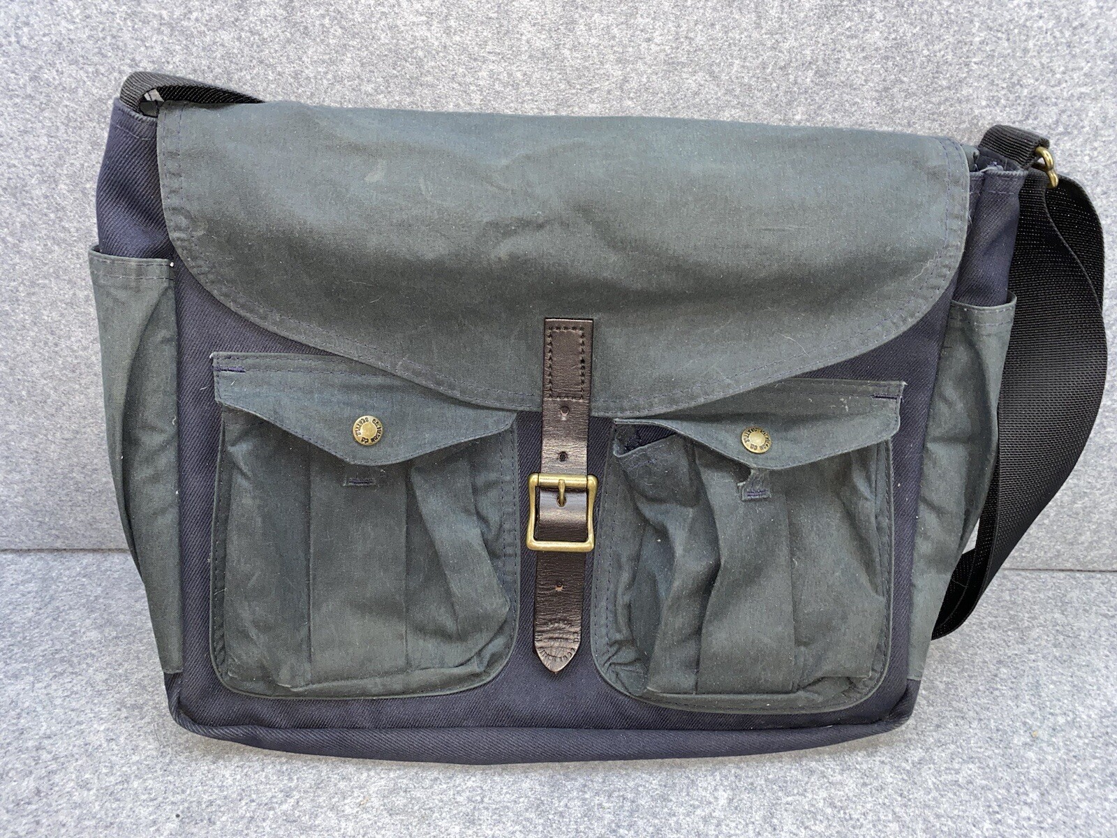 Filson Game Bag Messenger Black / Orange 70077 Satchel Side Pack