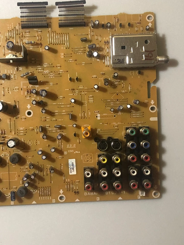 Placa principal Emerson A8AFAMPS (BA8AF0F01023-1) para Magnavox modelo 17MF200V/17 Foto 2 de 4