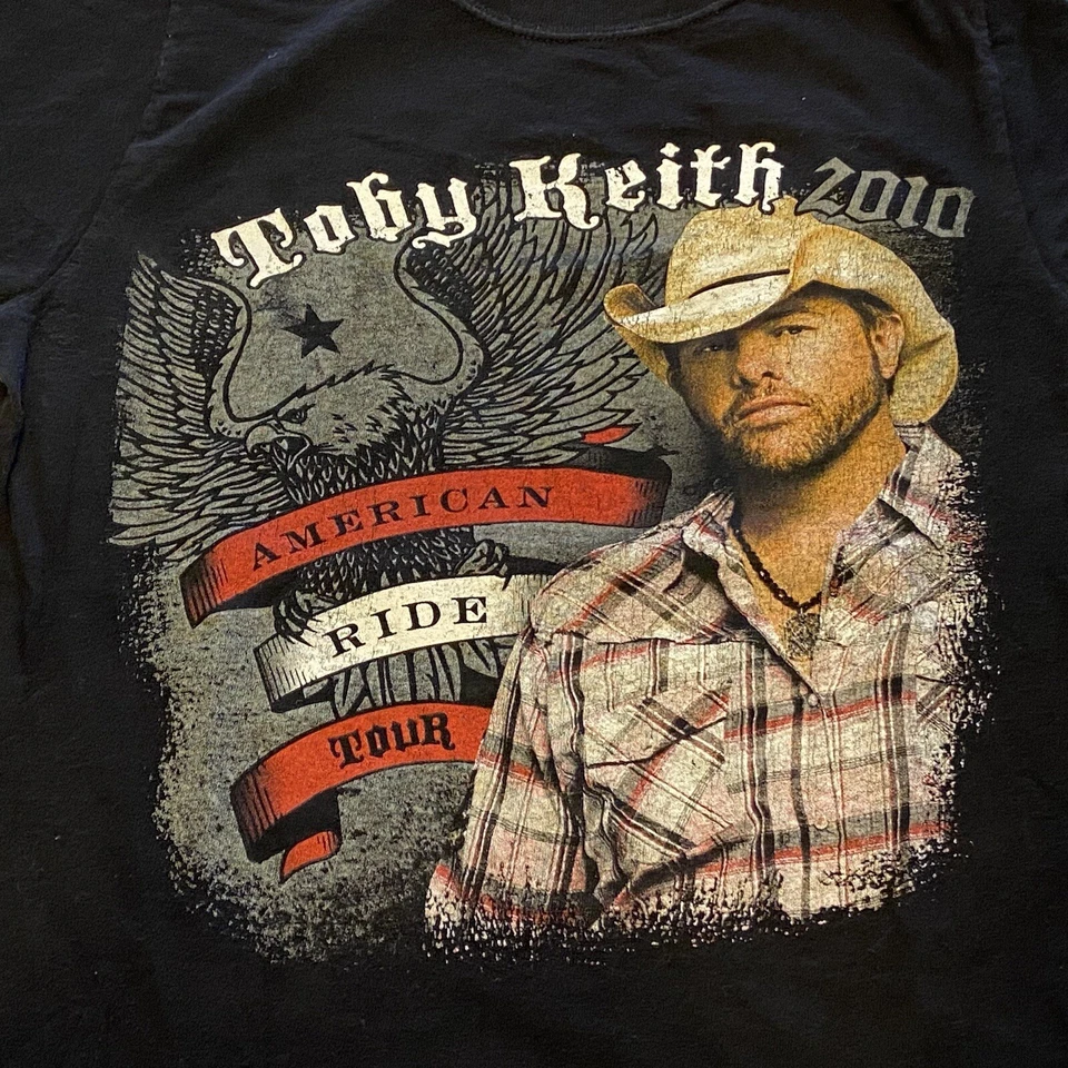 Camiseta Toby Keith’s American Ride Tour 2010 Negra Gráfica Talla S Foto 2 de 4