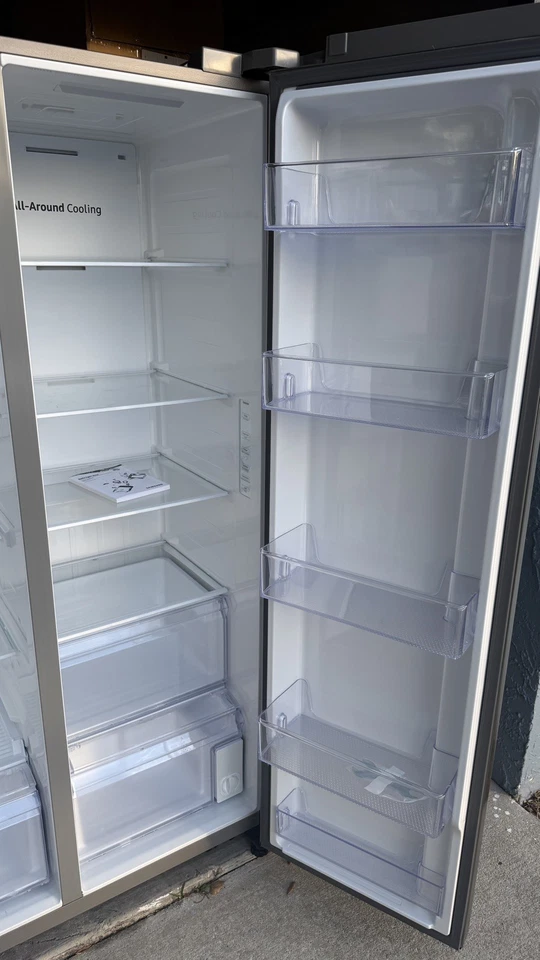Samsung Side-by-Side Refrigerator – 2025 Model – 3-Month Warranty - Image 3 of 4