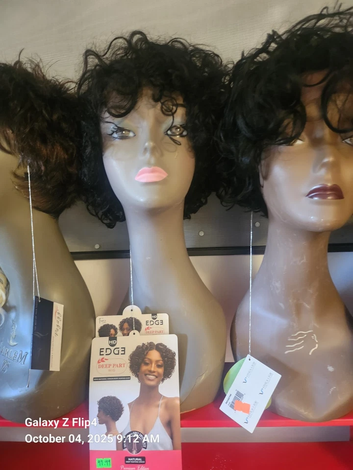 Pelucas de cabello humano corte pixie pelucas onduladas con flequillo para mujeres negras Foto 4 de 4