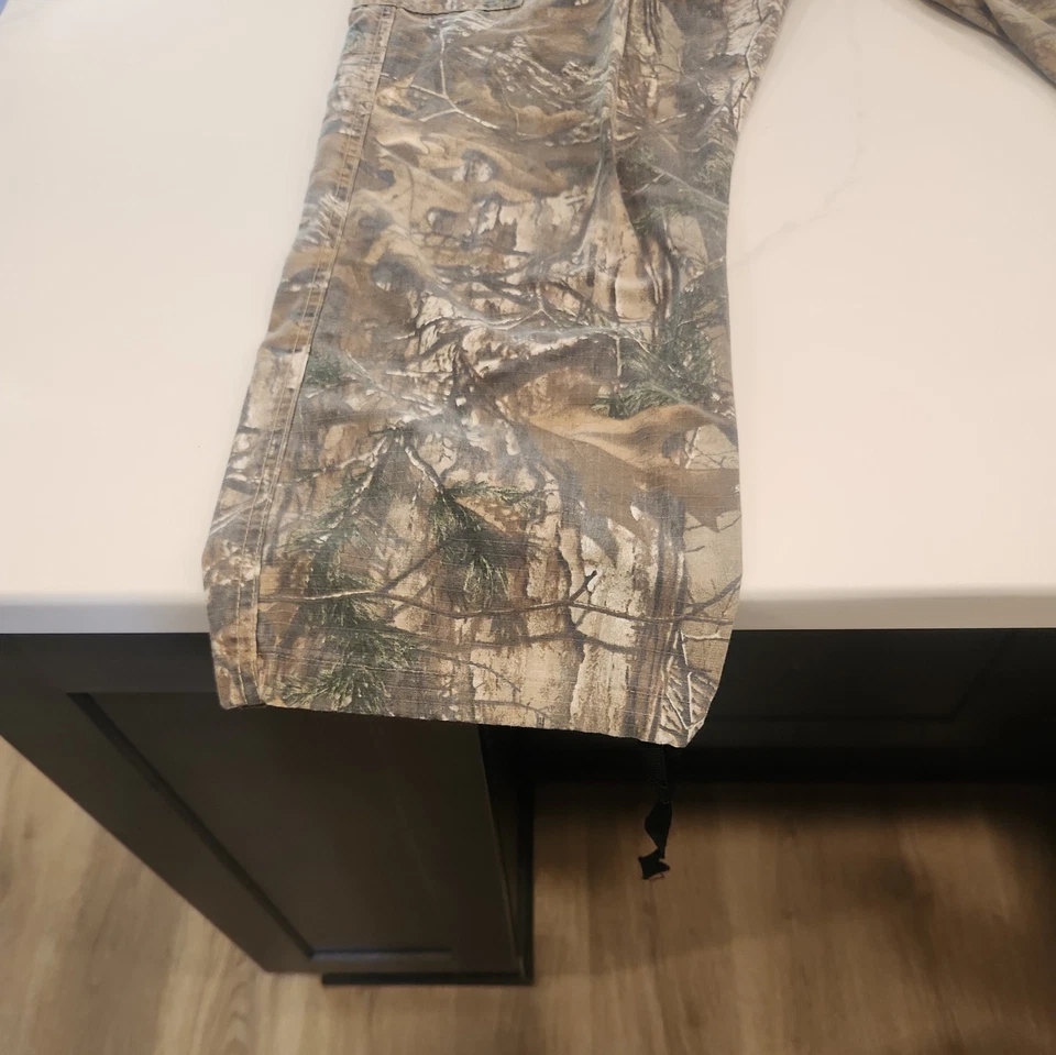 Scent Blocker Realtree  Men’s   Cargo Camo Hunting Pants Size XL  - Image 3 of 4