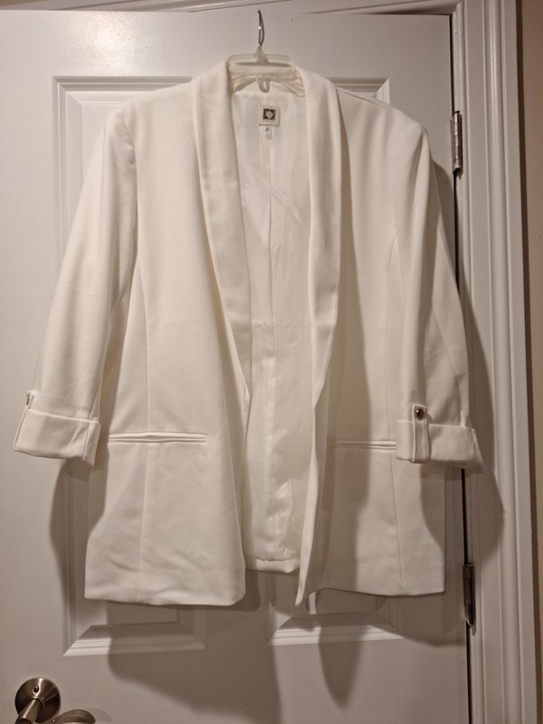 Woman's Anne Klein White Lined Jacket. Sz XXL