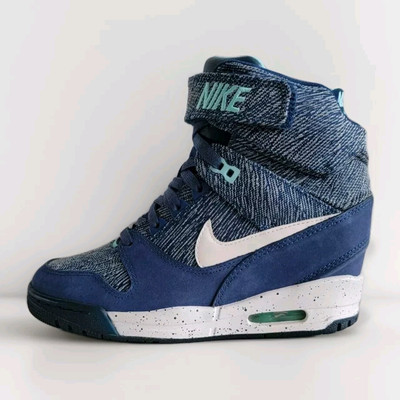 Nike Air Revolution Sky Hi Tokyo Wedge Gr. UK 4,5 EUR 38 (633525 400)