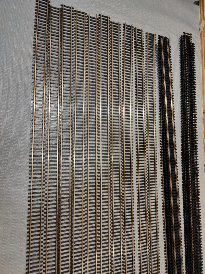 HO Scale GT Italy Ahm  Flex Track Nickel Silver Code 100 - NEW - Lot Of 25 Piece - Image 2 of 4