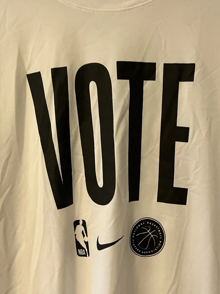 Camiseta blanca/Dri-Fit emitida por el equipo de la NBA Nike para hombre talla 2XL USADA EN EXCELENTE ESTADO Foto 4 de 4