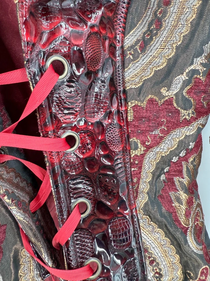 Von Lancelot Mujer Rojo Brocado Croc Chaqueta Con Cordones Talla XXS ÚNICO Disfraz Vampiro Foto 4 de 4