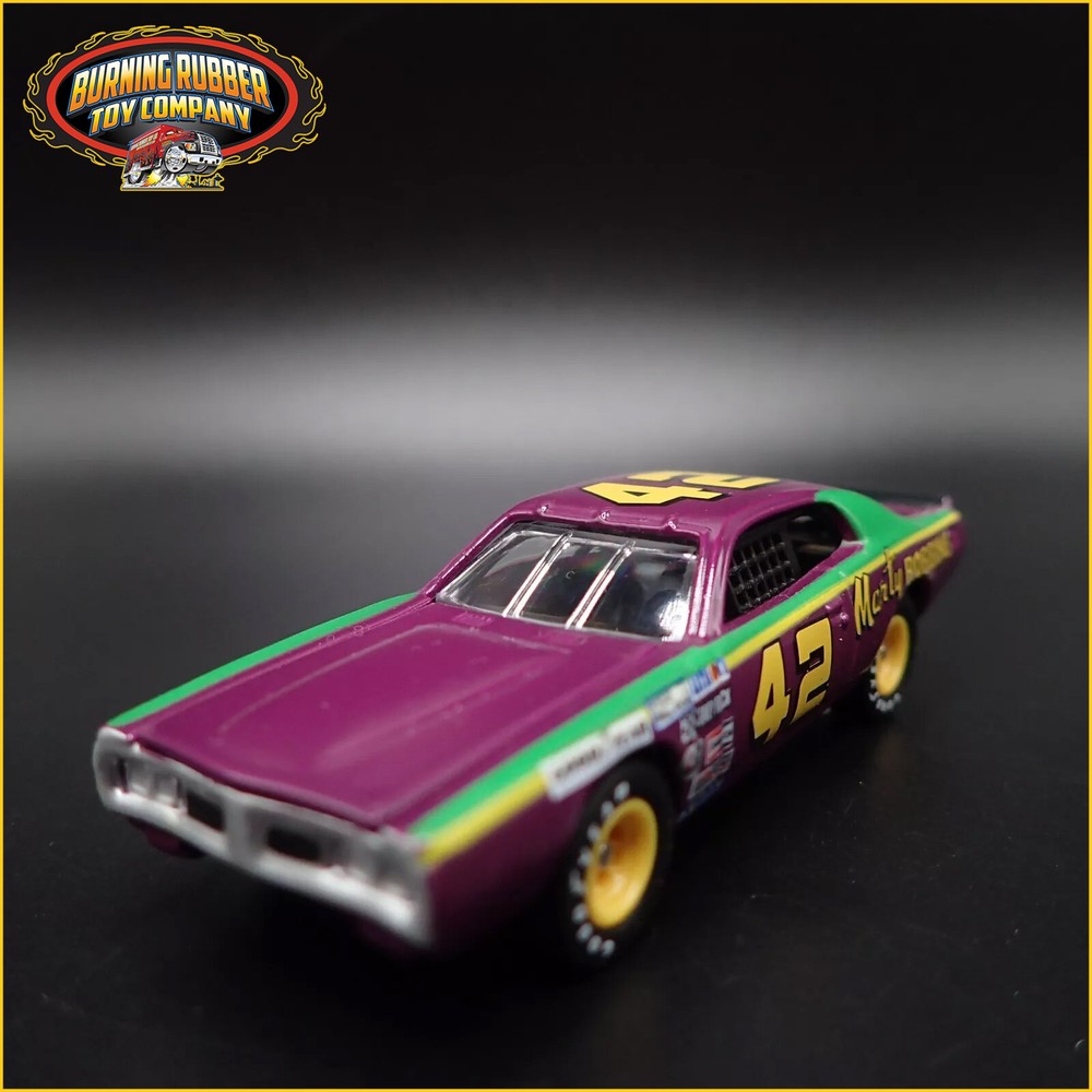 1973 Dodge Charger NASCAR Marty Robbins 1:64 Scale Diecast Model Racing Car
