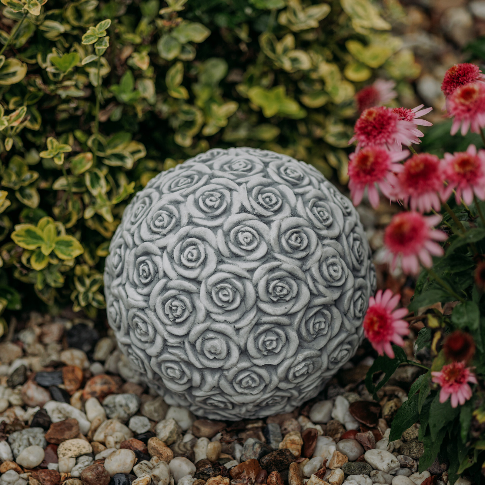 Ball motif roses stone ball stone figure 21 cm 17 kg grey concrete frost-proof