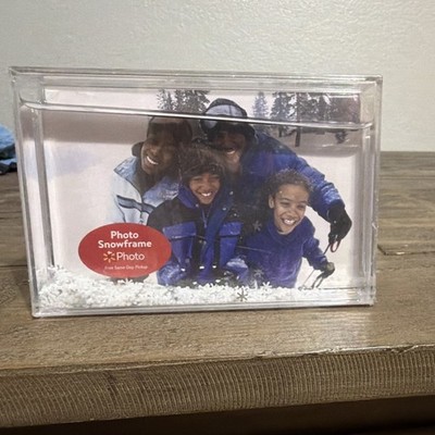 Clear Plastic Photo Snowframe 4x6 Rectangle Freestanding Frame with Snow Effect