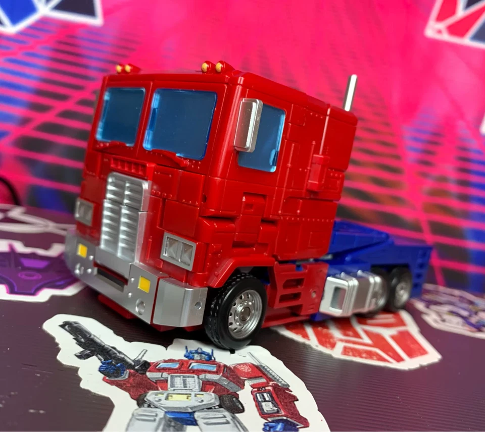 Classic Optimus Prime Action Figure - Image 2 of 4