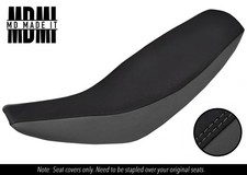 PASST ZU SUZUKI DR 125 08-13 MASSGEFERTIGTER GRIFF VINYL SITZBEZUG SCHWARZ & GRAU