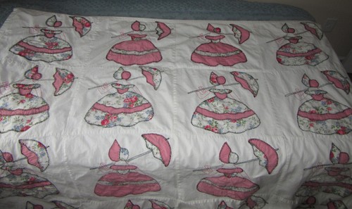 VTG HANDMADE SUNBONNET SUE APPLIQUE COTTON QUILT - 70" X 67" APPROX. - Picture 4 of 8