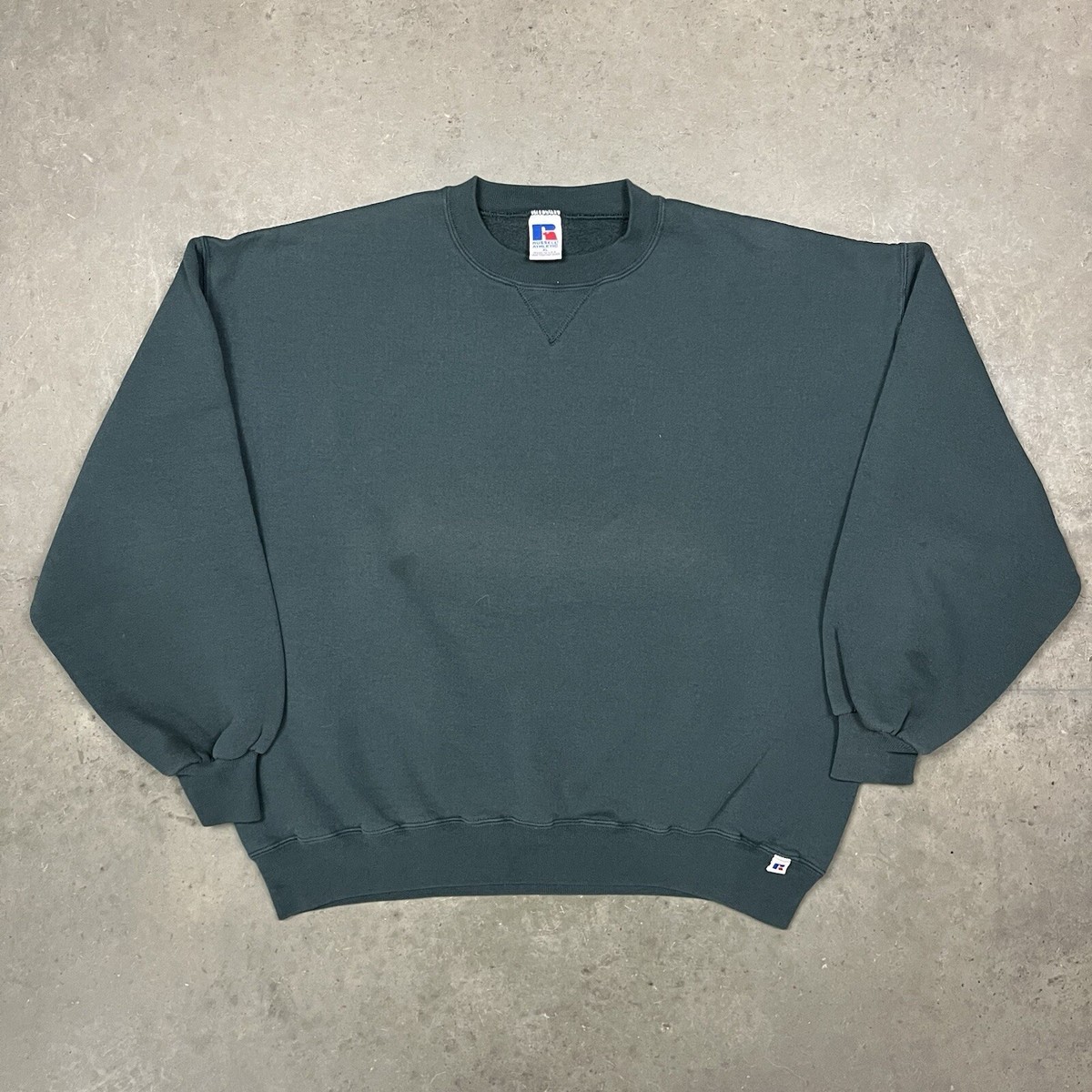 Vintage 90s Russell Athletic Made In USA Blank Crewneck Vintage 90s Russell Athletic Made In USA Blank Crewneck