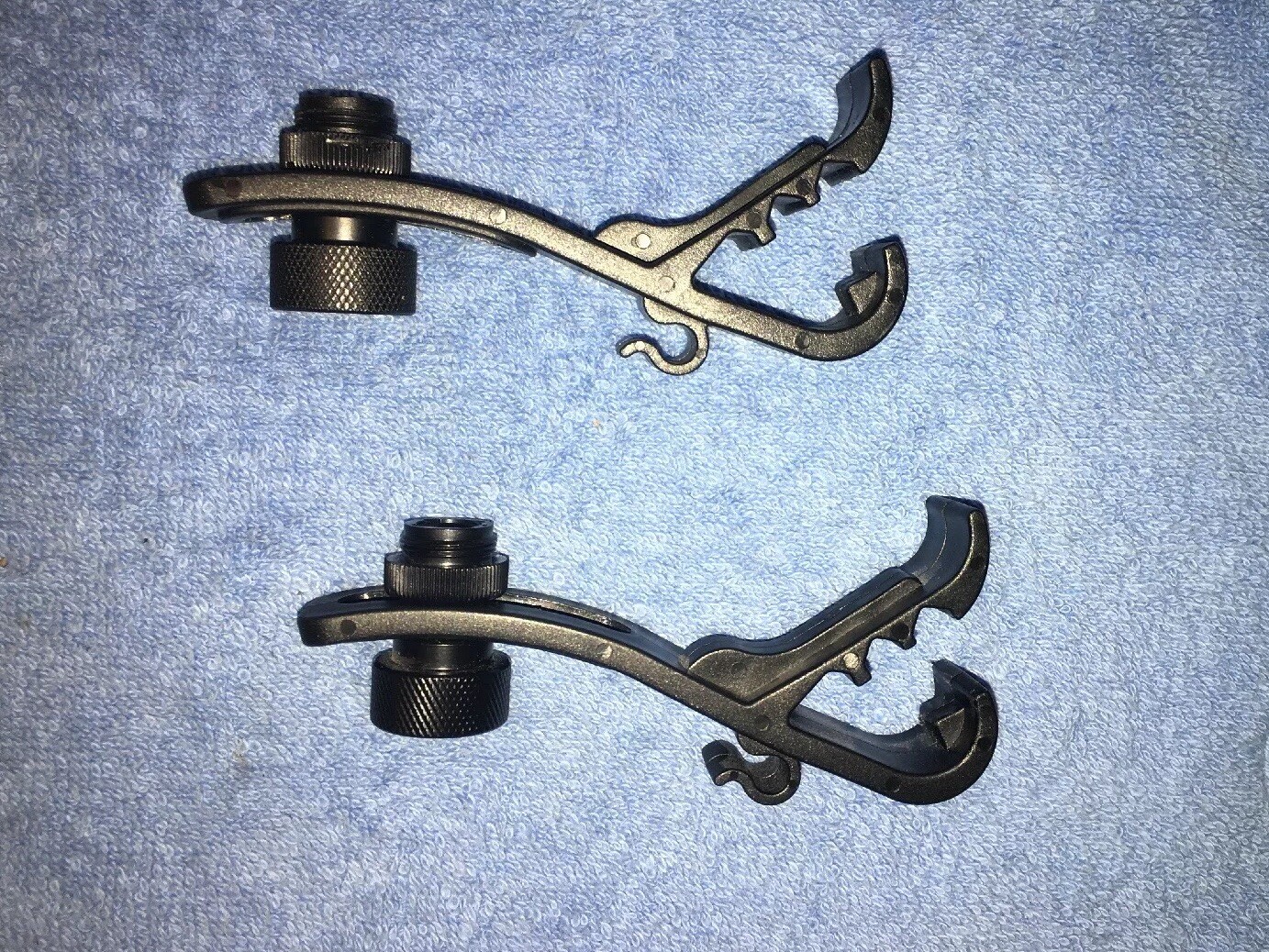 2 Drum Mic Clips Snare Tom Rim Mount Microphone Holder+3/85/8 Threaded