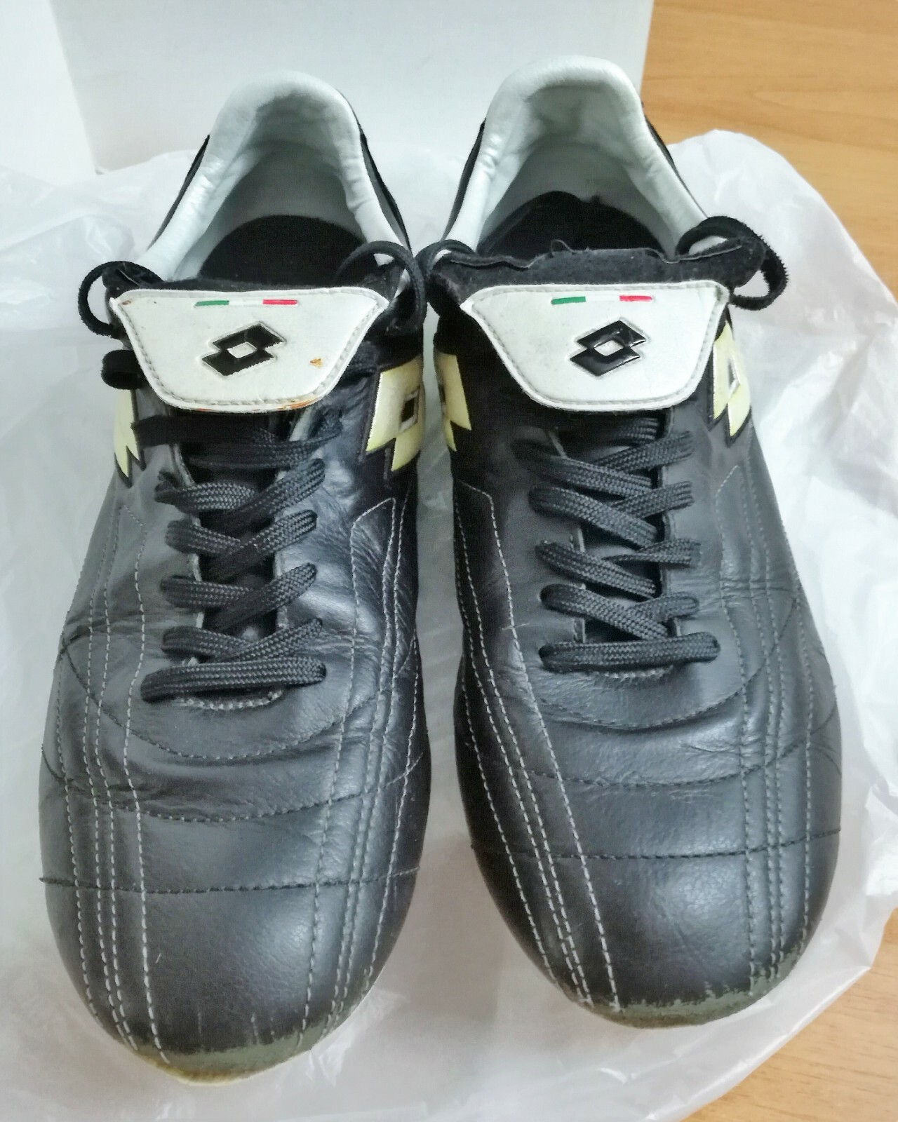 SCARPE DA CALCIO LOTTO 45 TACCHETTI PLASTICA PUNTOFLEX ERBA CEMENTO SABBIA NERE