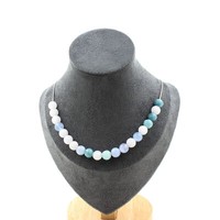 Mineralien Und Edelsteine. Halskette Mit 20 Aquamarin Perlen 8 Mm. Kette Aus