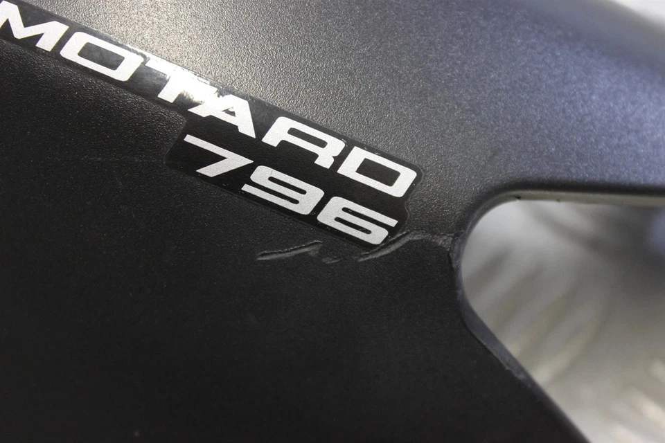 Panel trasero derecho Ducati Hypermotard 796 genuino 2010 2011 2012 B085 Foto 2 de 4