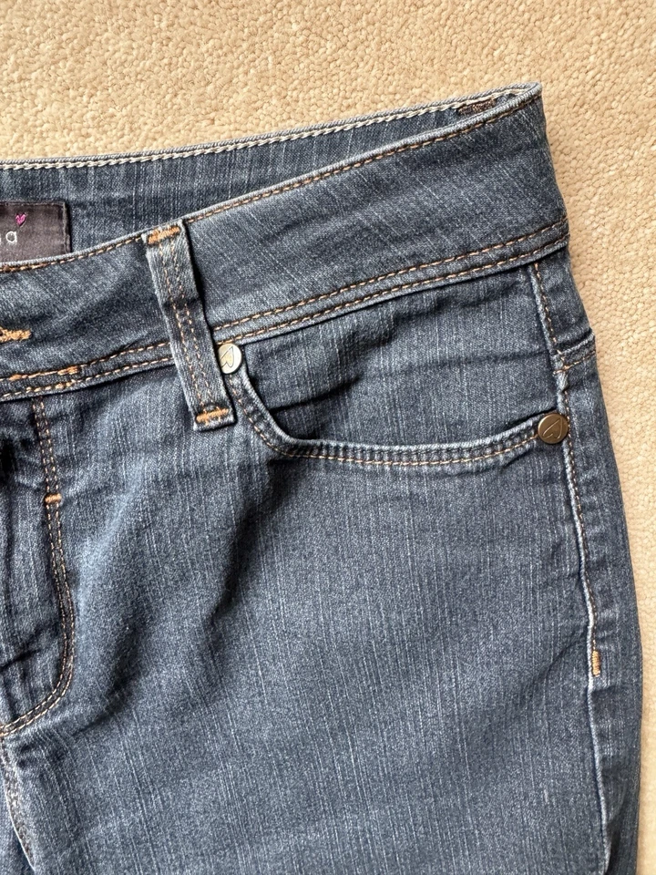 PER UNA (M&S) Blue Jeans 10S Cotton With Elastane W27” Inside Leg 26” Ankle 7” - Image 4 of 4
