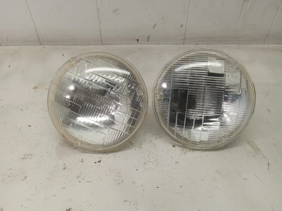 83-84 BMW 733i MONTAJE FARO LADO CONDUCTOR IZQUIERDO SIN SOPORTE OEM, 114-58010L Foto 2 de 4