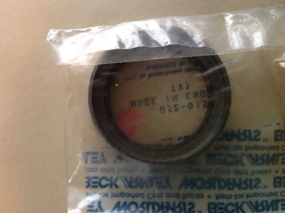 Nuevo sello de rueda interior delantera Beck/Arnley 052-0155 para Volvo 262,264,265 y más Foto 2 de 2