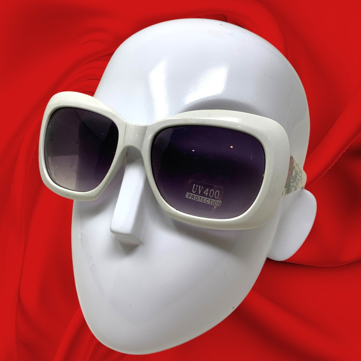 Variety of Vintage and New sunglasses Vintage Ray-Ban sunglasses have been the epitome of cool for  main image 2