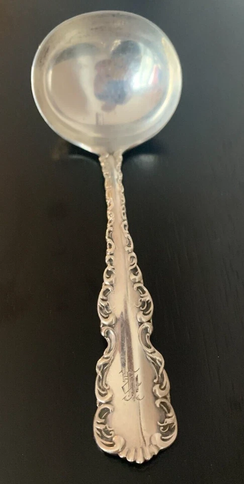 Cuchara con monograma de plata esterlina Birks Louis XV salsa crema salsa salsa salsa salsa Foto 3 de 4