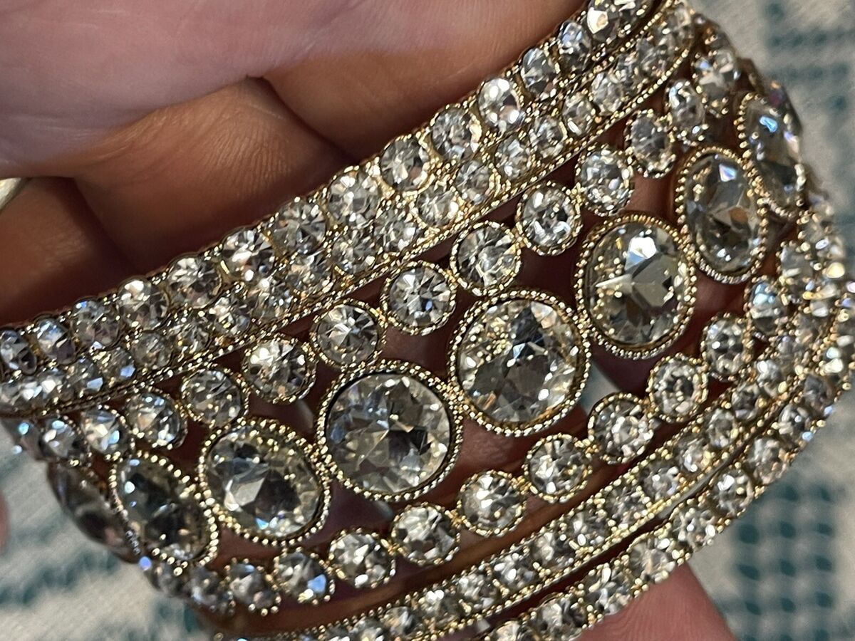Paparazzi 🦄 Future Fashionista💎Gold Zi Collection Bracelet Paparazzi 🦄 Future Fashionista💎Gold Zi Collection Bracelet